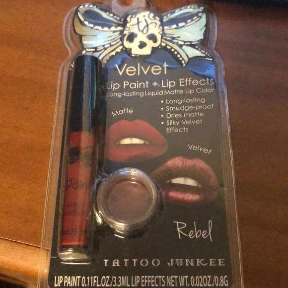 Lipstick - Picture 1 of 1